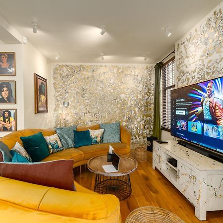 City Retreat, Spacious 4 Bed House, Games Room, Parking, Hot Tub & Bbq Cardiff Exteriör bild