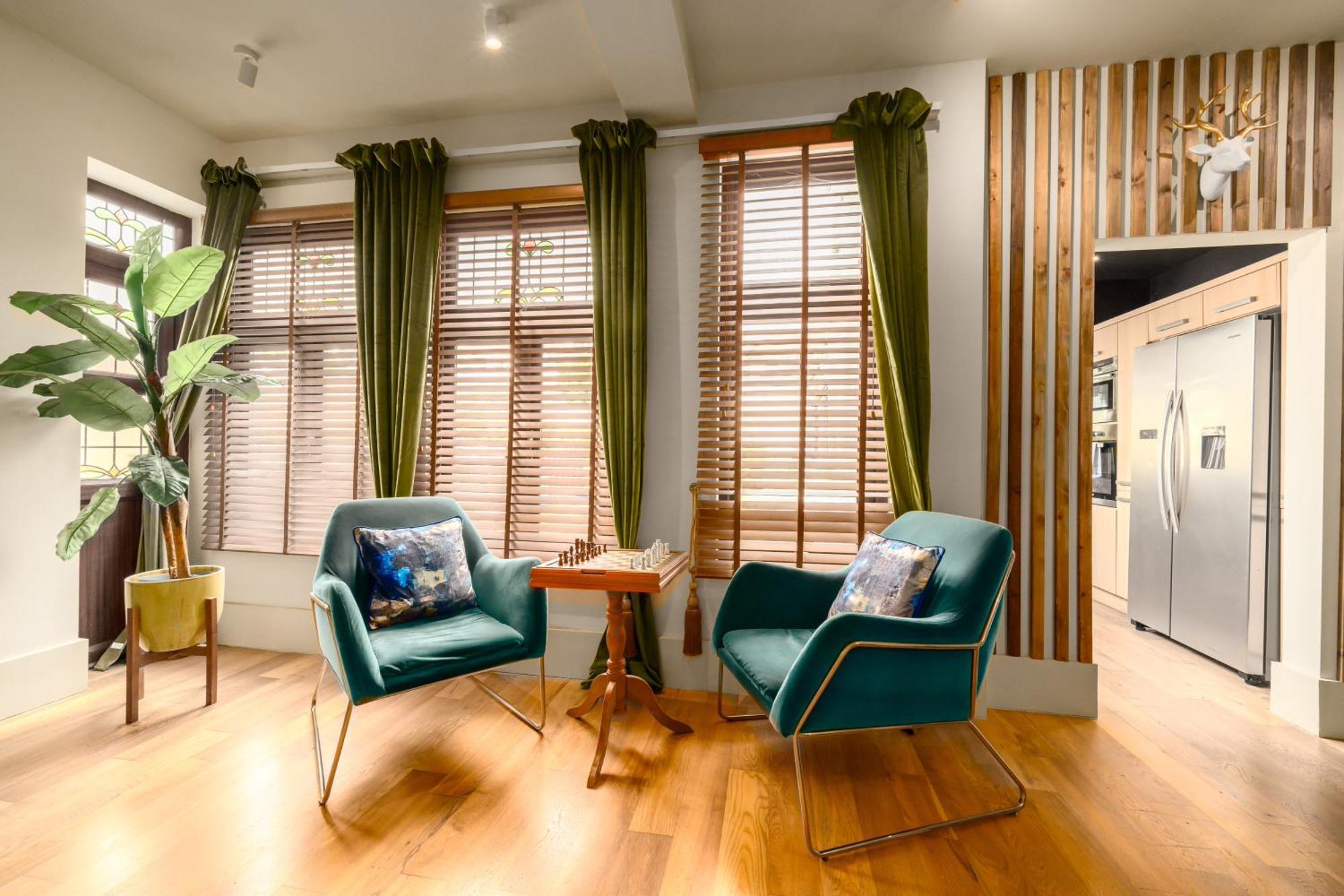 City Retreat, Spacious 4 Bed House, Games Room, Parking, Hot Tub & Bbq Cardiff Exteriör bild