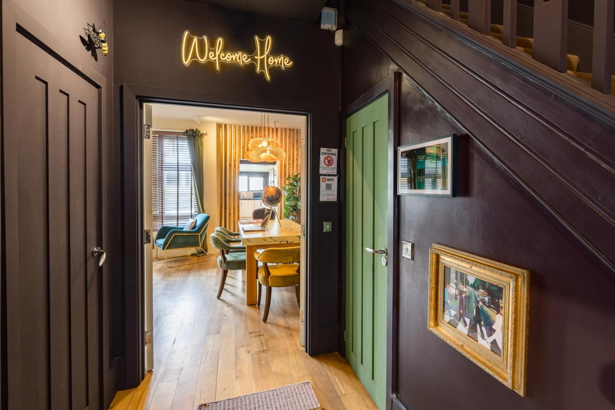 City Retreat, Spacious 4 Bed House, Games Room, Parking, Hot Tub & Bbq Cardiff Exteriör bild